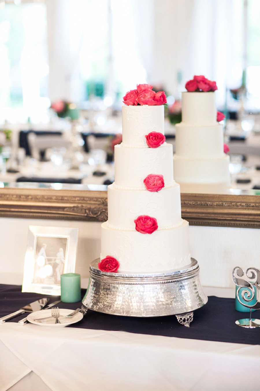 A Preppy Pink, Navy, & Teal Pacific Northwest Wedding via TheELD.com