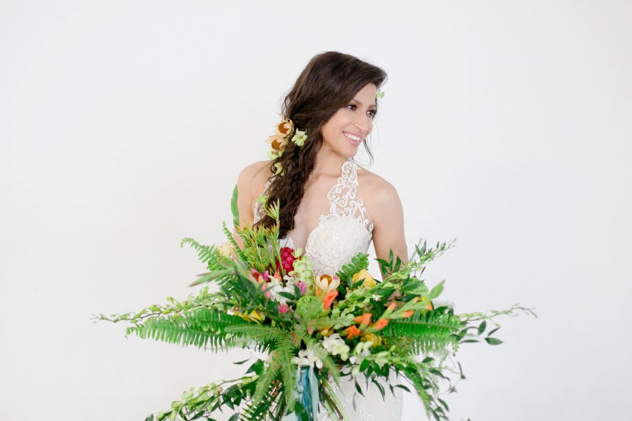 Modern & Lush Tropical Wedding Ideas via TheELD.com