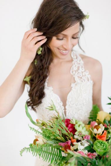 Modern & Lush Tropical Wedding Ideas via TheELD.com