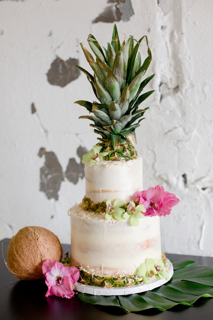 Modern & Lush Tropical Wedding Ideas via TheELD.com