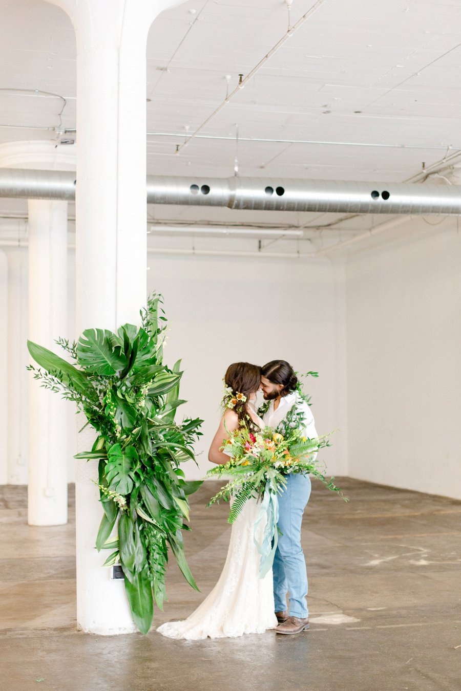 Modern & Lush Tropical Wedding Ideas via TheELD.com