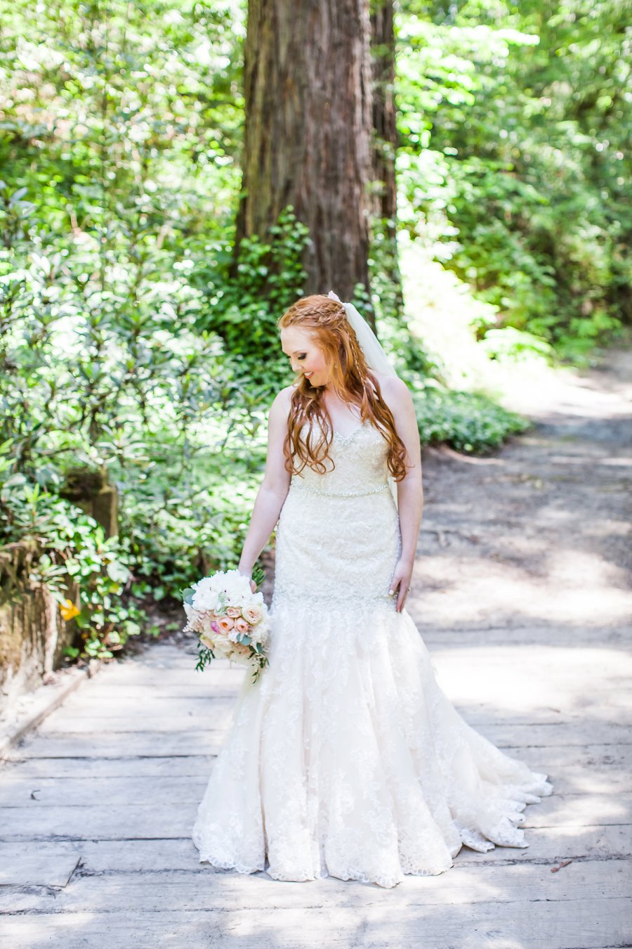 Blush, Peach, & Ivory Woodsy California Wedding via TheELD.com