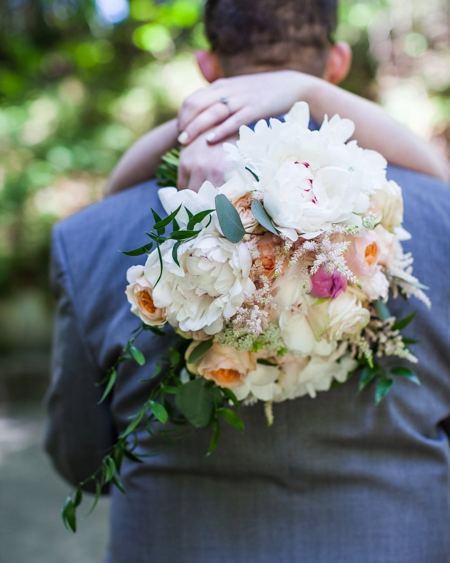 Blush, Peach, & Ivory Woodsy California Wedding via TheELD.com