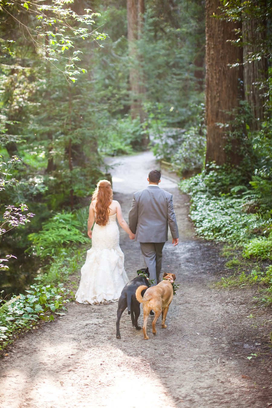 Blush, Peach, & Ivory Woodsy California Wedding via TheELD.com