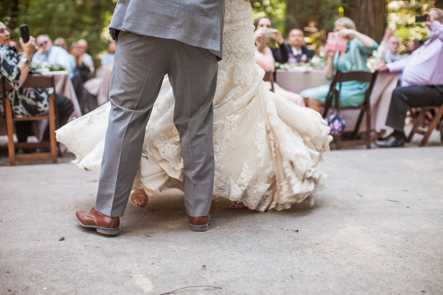 Blush, Peach, & Ivory Woodsy California Wedding via TheELD.com