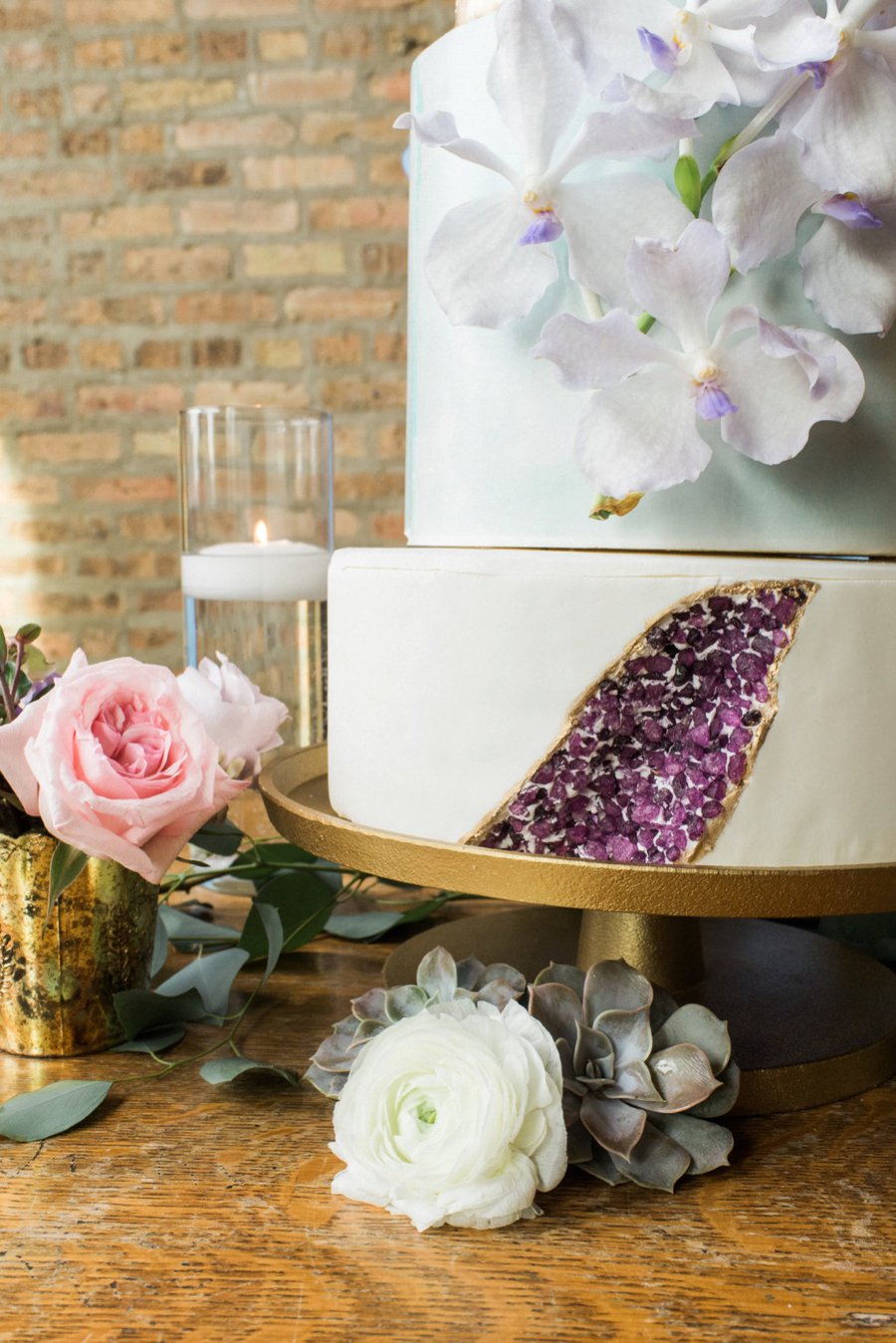 Lavender, Grey, & White Spring Inspired Geometric Wedding Ideas via TheELD.com