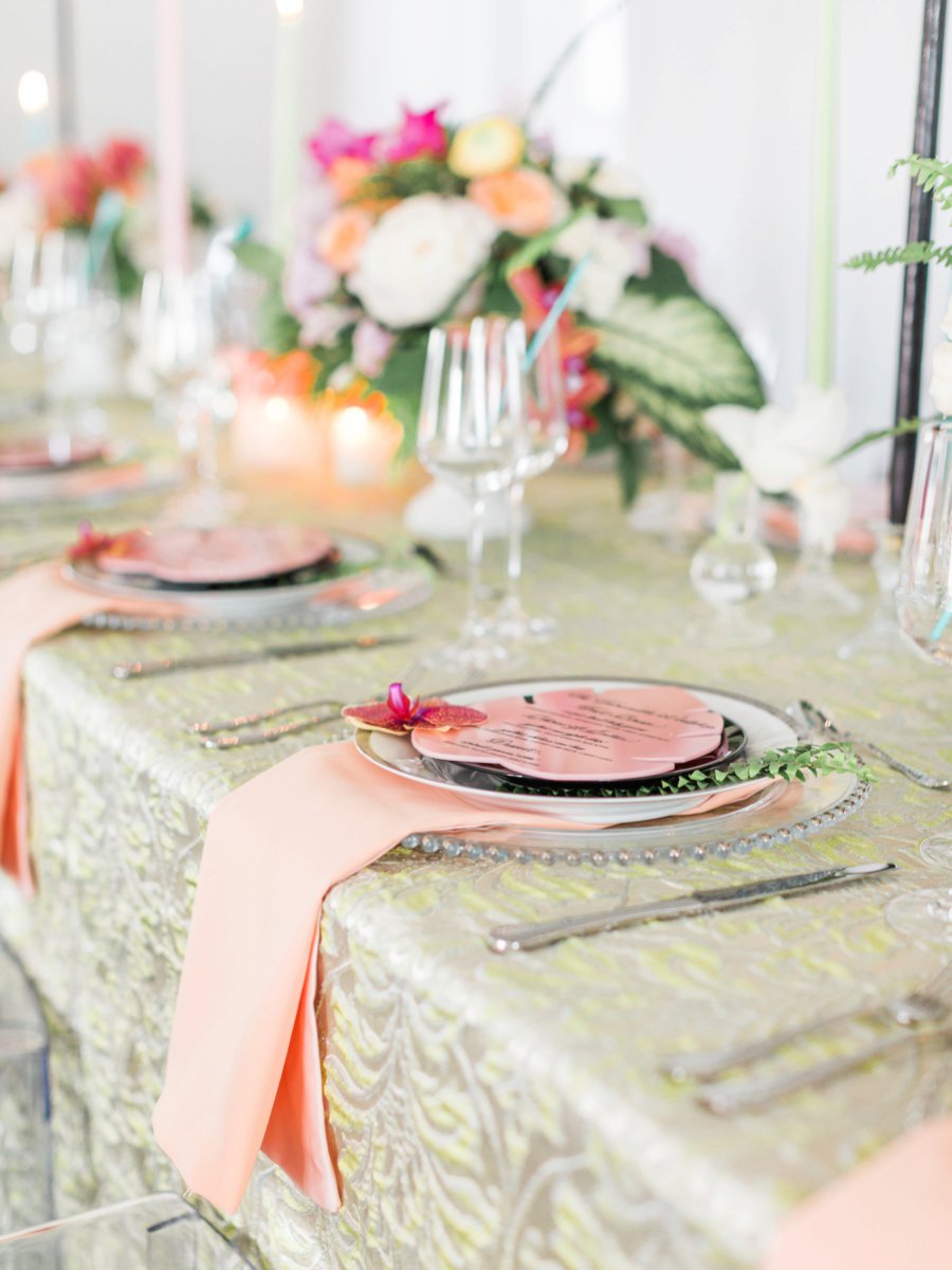 A Colorful Tropical Dinner Party via TheELD.com