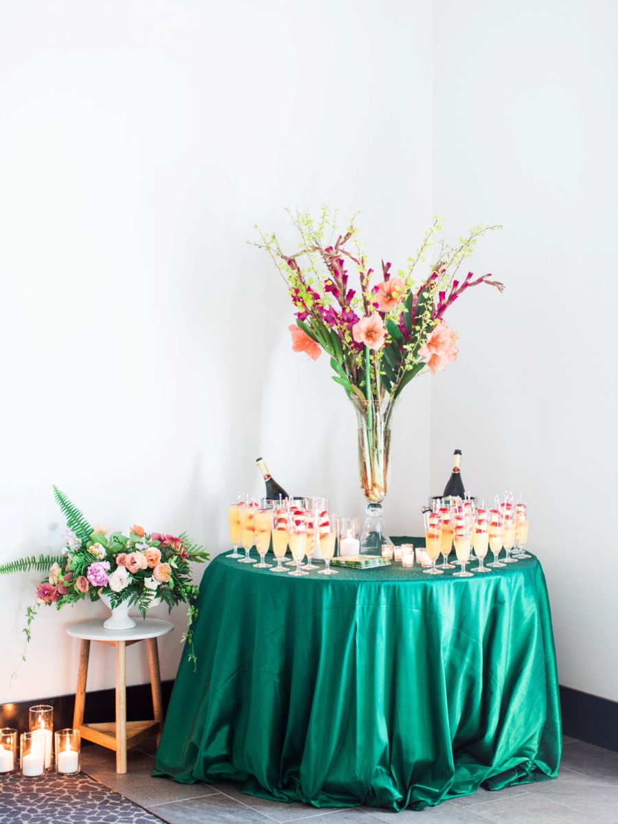 A Colorful Tropical Dinner Party via TheELD.com