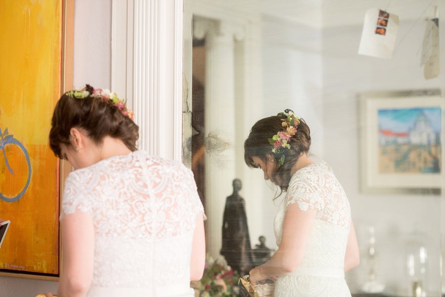 An Elegant Pink & White Brooklyn Wedding via TheELD.com