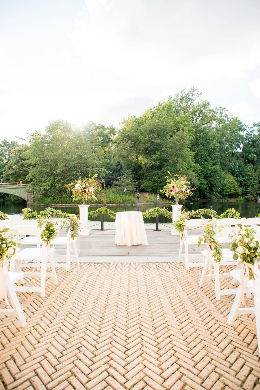 An Elegant Pink & White Brooklyn Wedding via TheELD.com
