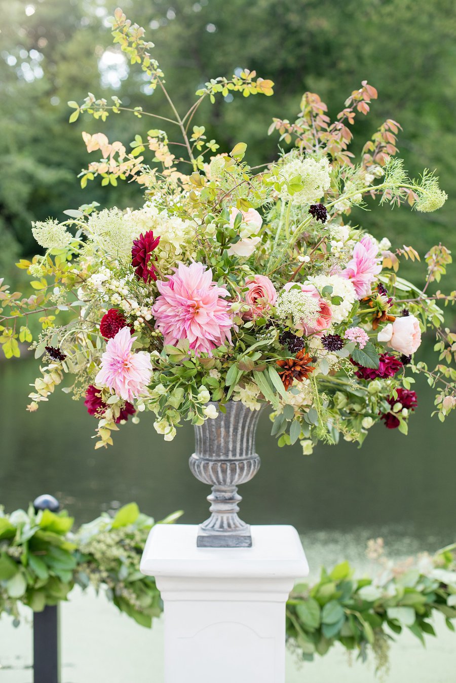 An Elegant Pink & White Brooklyn Wedding via TheELD.com