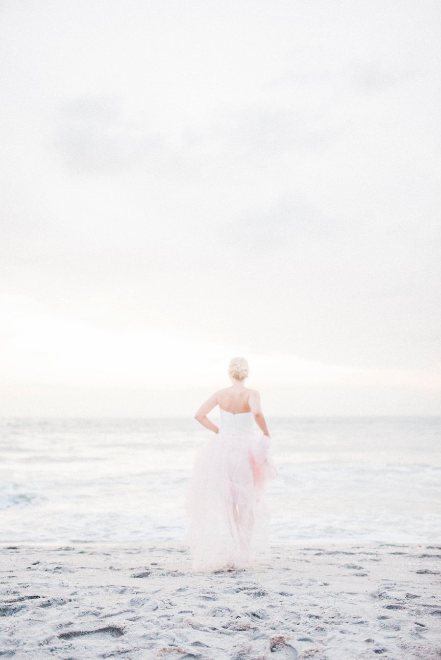 Blush & Peach Florida Destination Wedding Ideas via TheELD.com