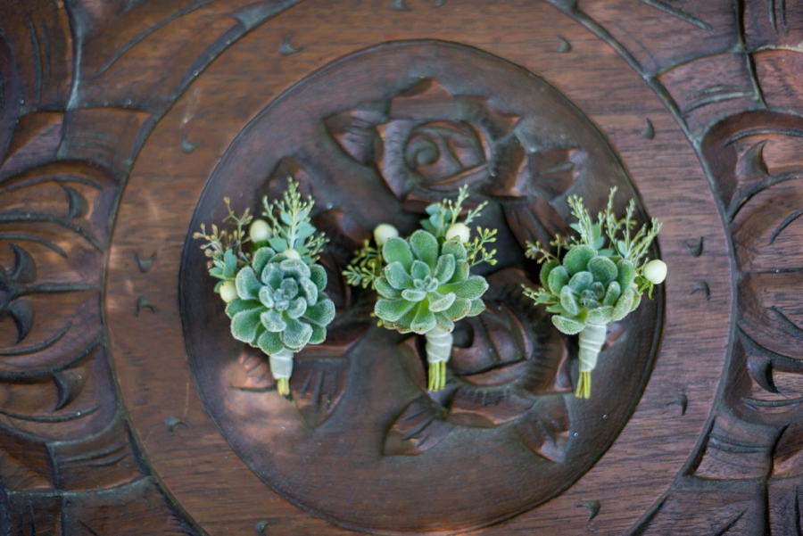 Elegant Burgundy & Blush Michigan Wedding via TheELD.com