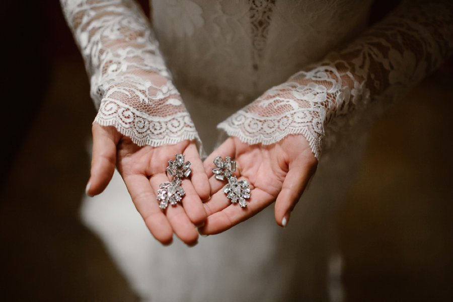 Red and White Rustic Wedding In Tennessee via TheELD.com