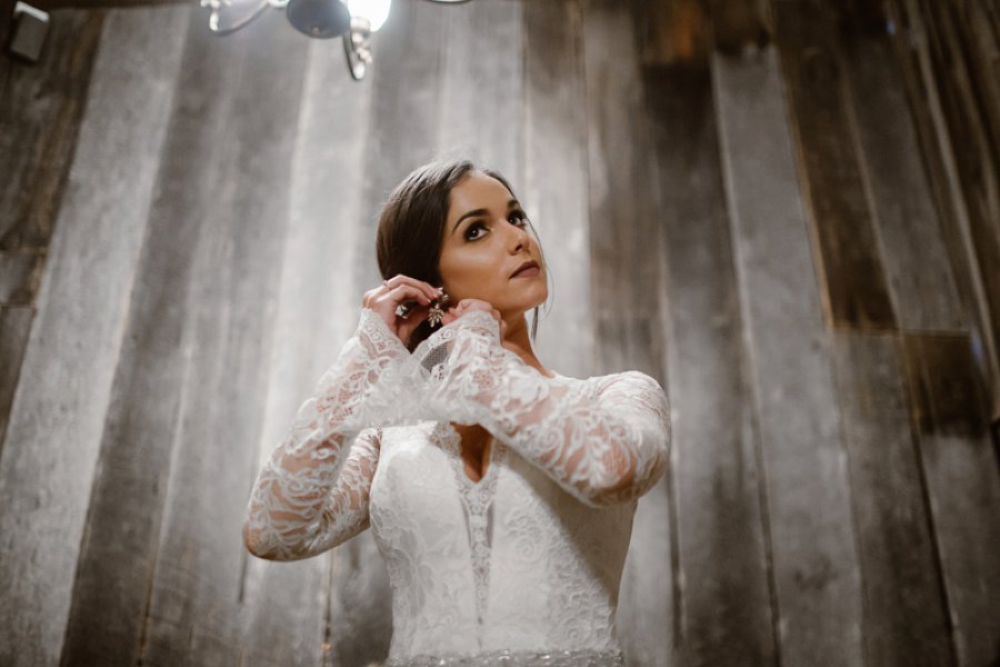 Red and White Rustic Wedding In Tennessee via TheELD.com