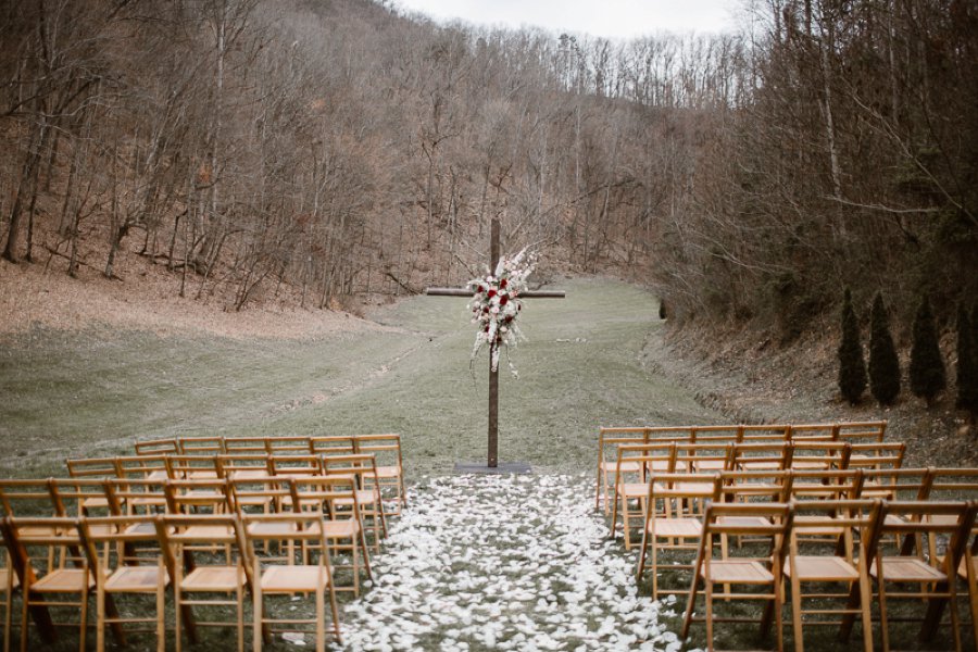 Red and White Rustic Wedding In Tennessee via TheELD.com