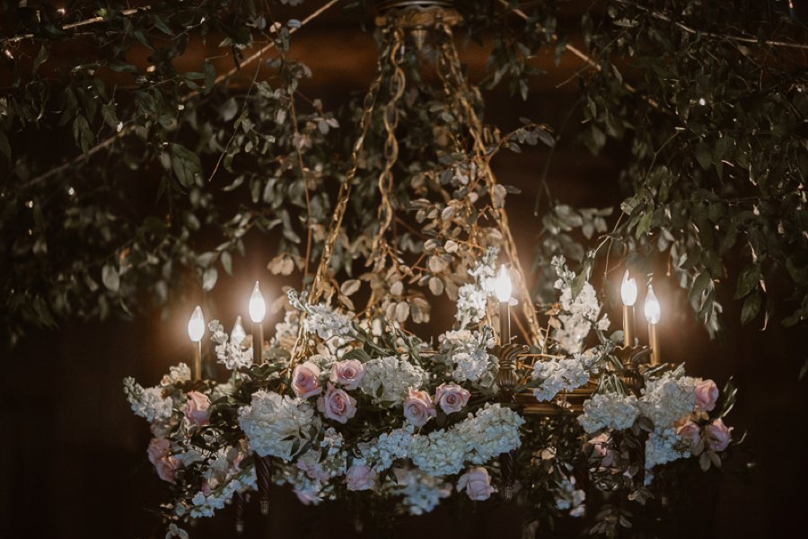 Red and White Rustic Wedding In Tennessee via TheELD.com