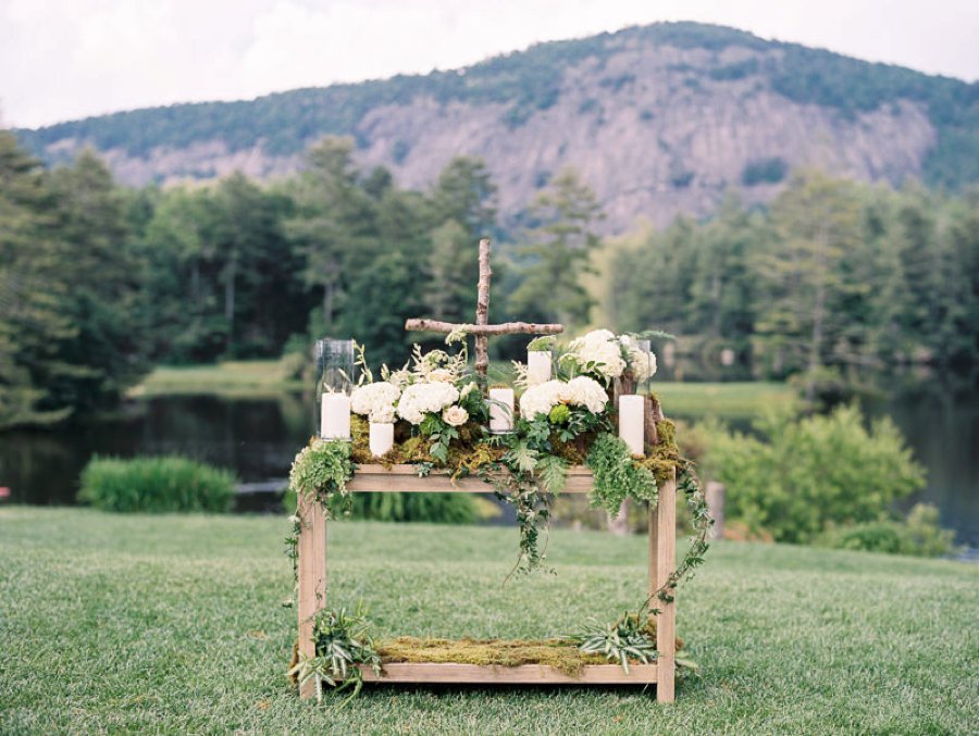 An Elegant Rustic North Carolina Wedding via TheELD.com