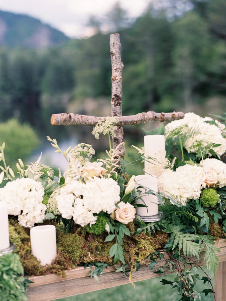 An Elegant Rustic North Carolina Wedding via TheELD.com