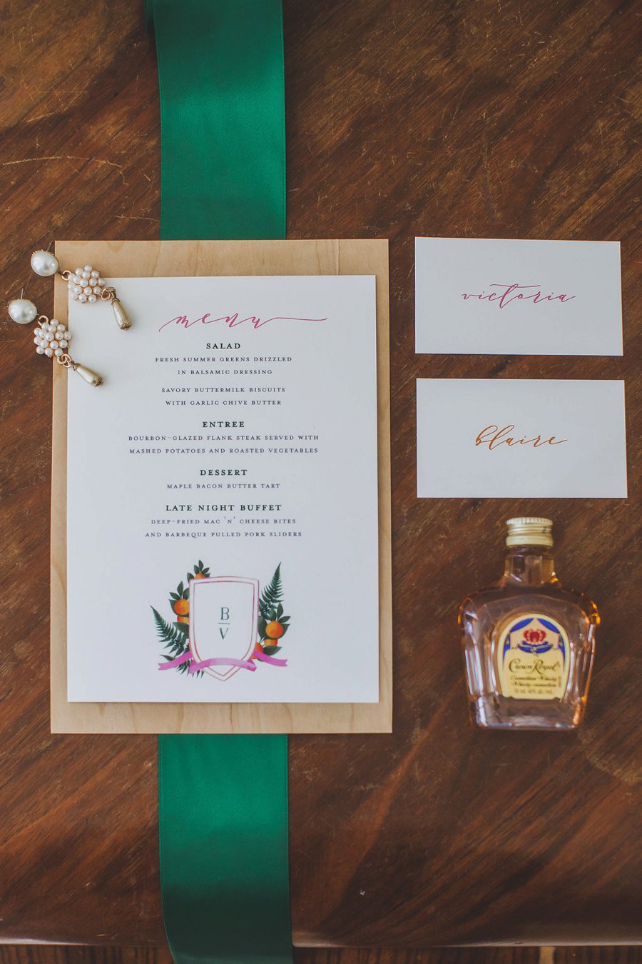 Modern Bold & Bright Southern Inspired Wedding Ideas via TheELD.com