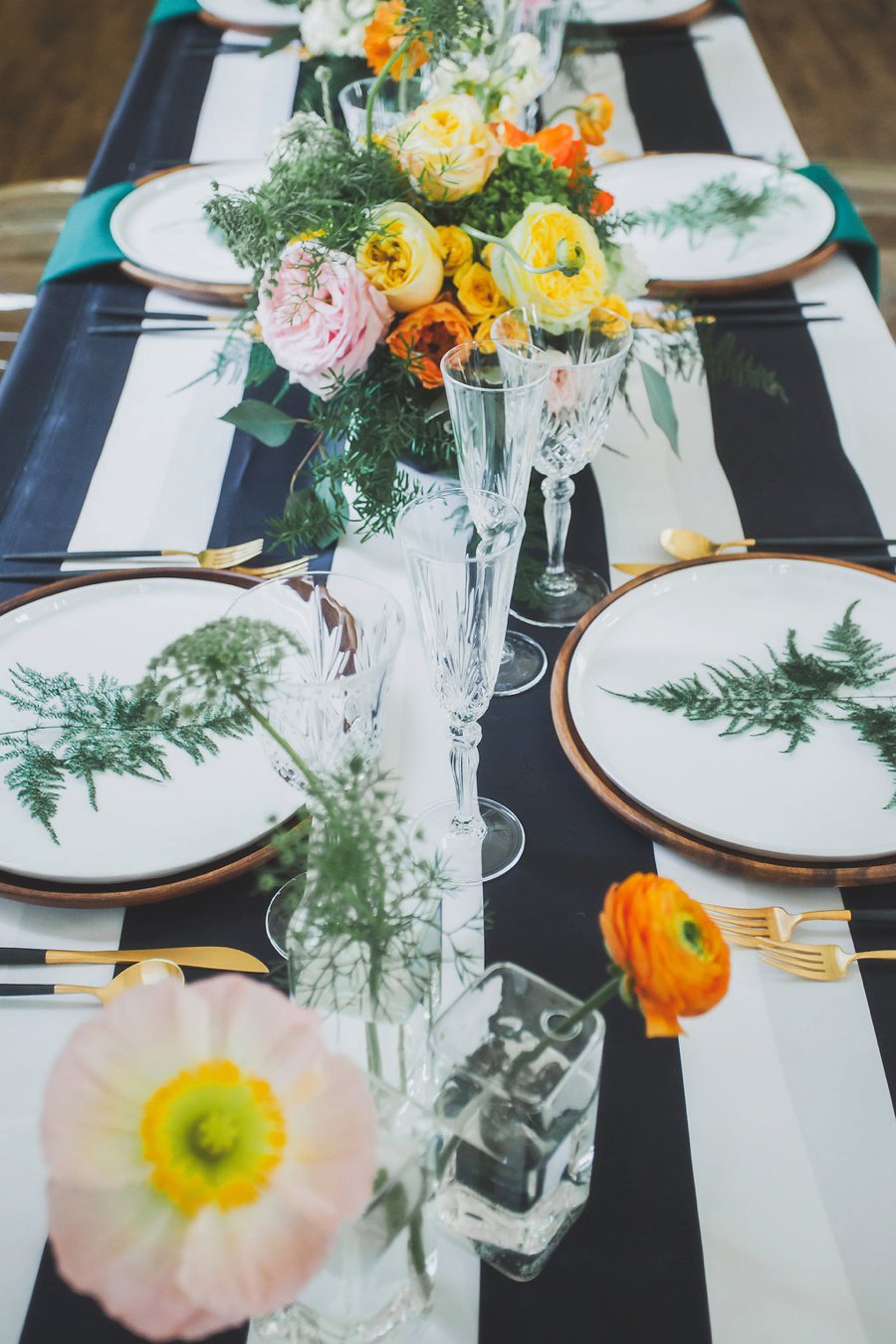 Modern Bold & Bright Southern Inspired Wedding Ideas via TheELD.com