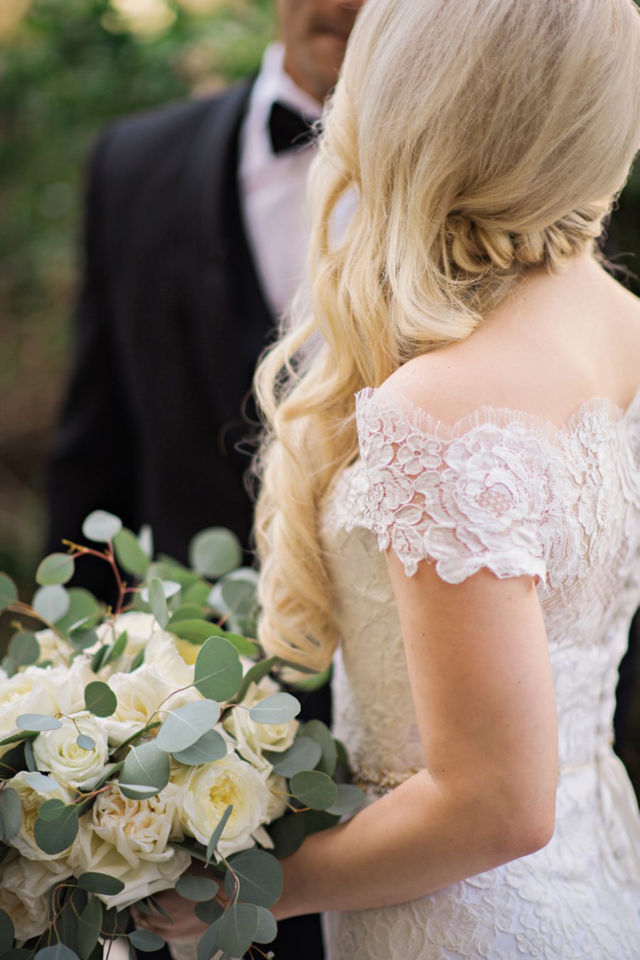 An Elegant Pink & Champagne Florida Wedding via TheELD.com