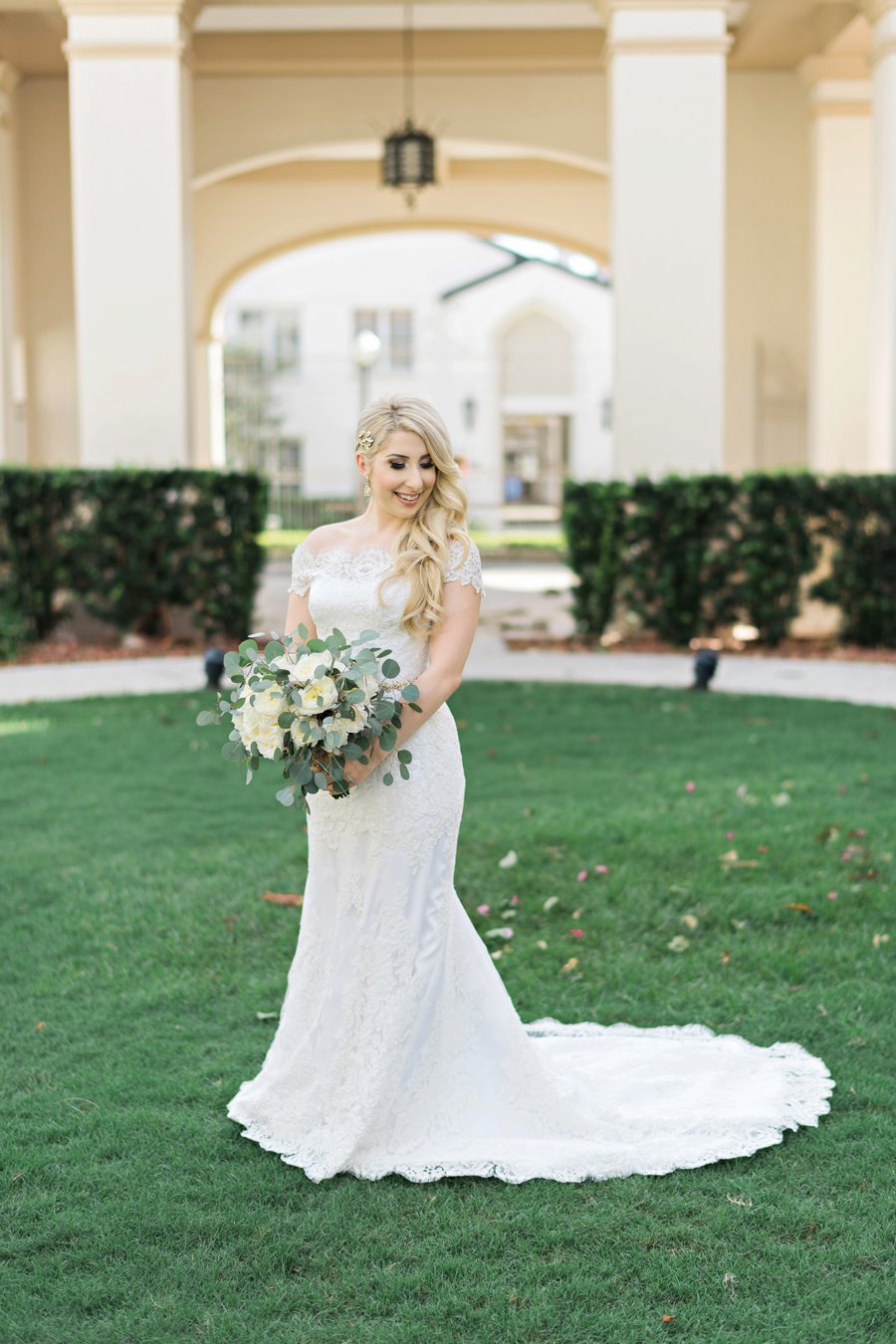 An Elegant Pink & Champagne Florida Wedding via TheELD.com