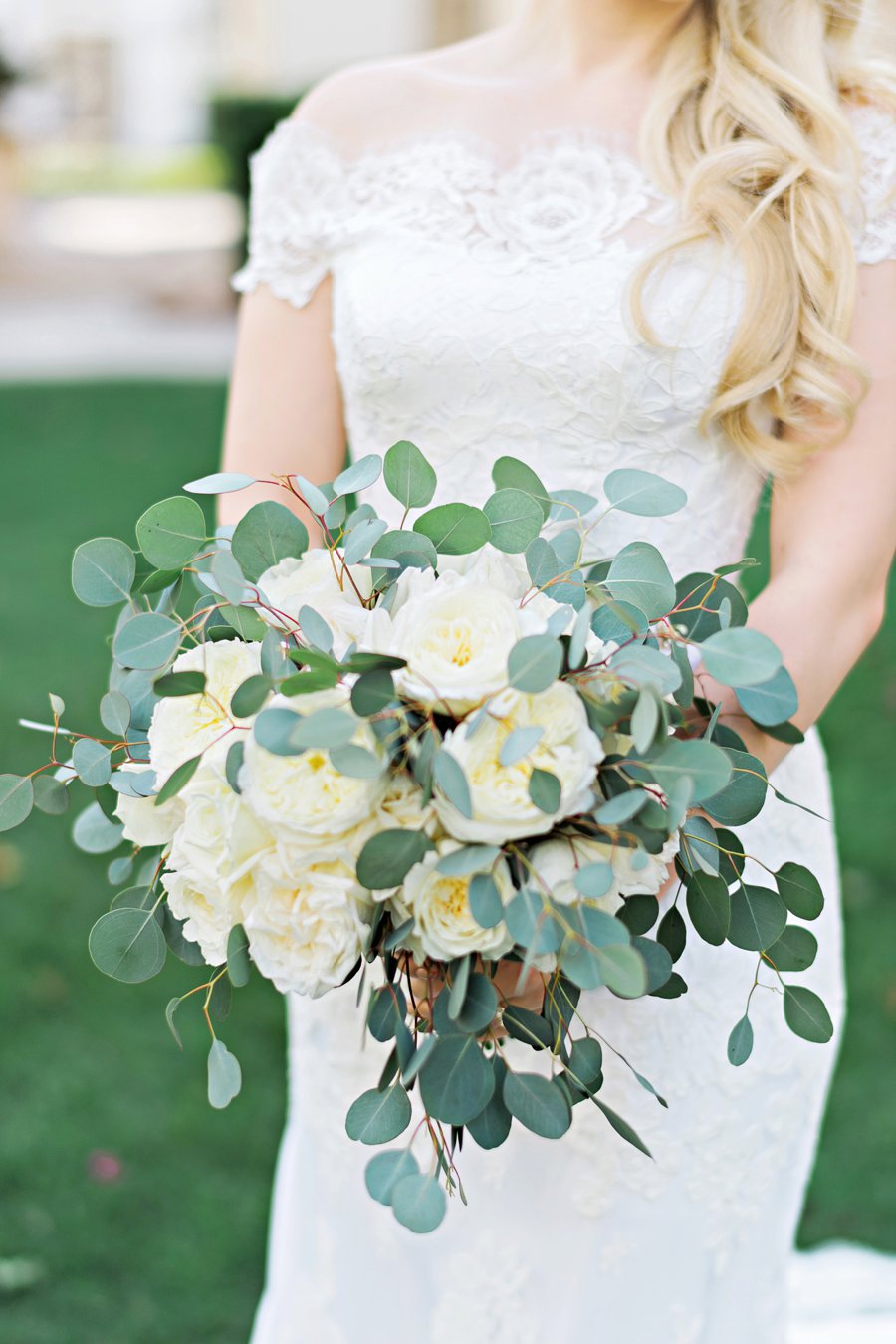 An Elegant Pink & Champagne Florida Wedding via TheELD.com