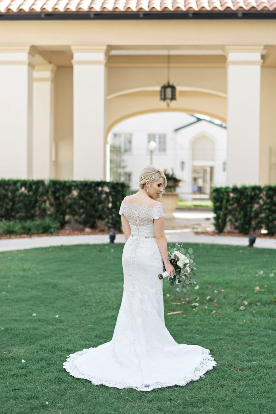 An Elegant Pink & Champagne Florida Wedding via TheELD.com