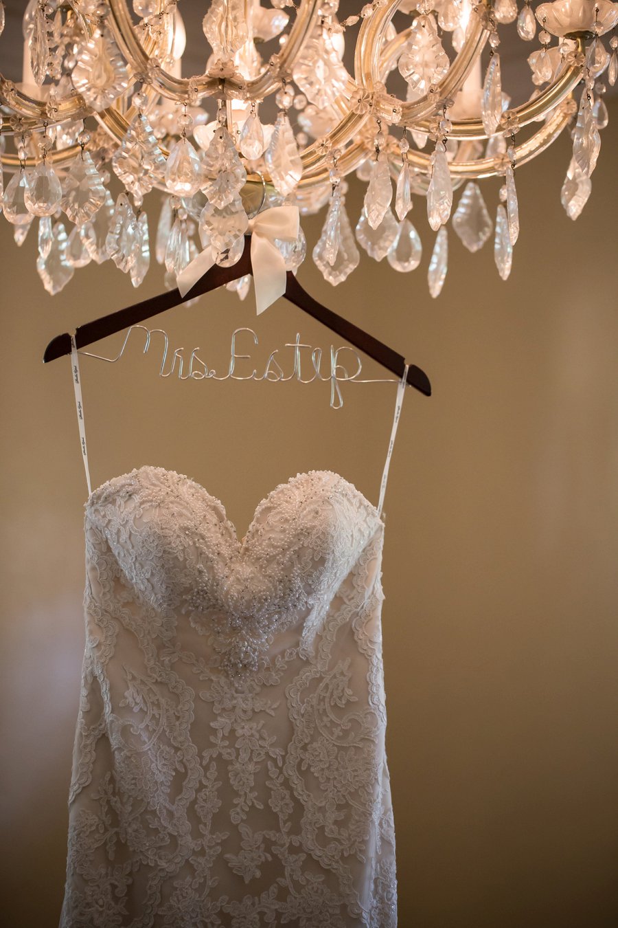 A Pink & White Classically Romantic Florida Wedding via TheELD.com