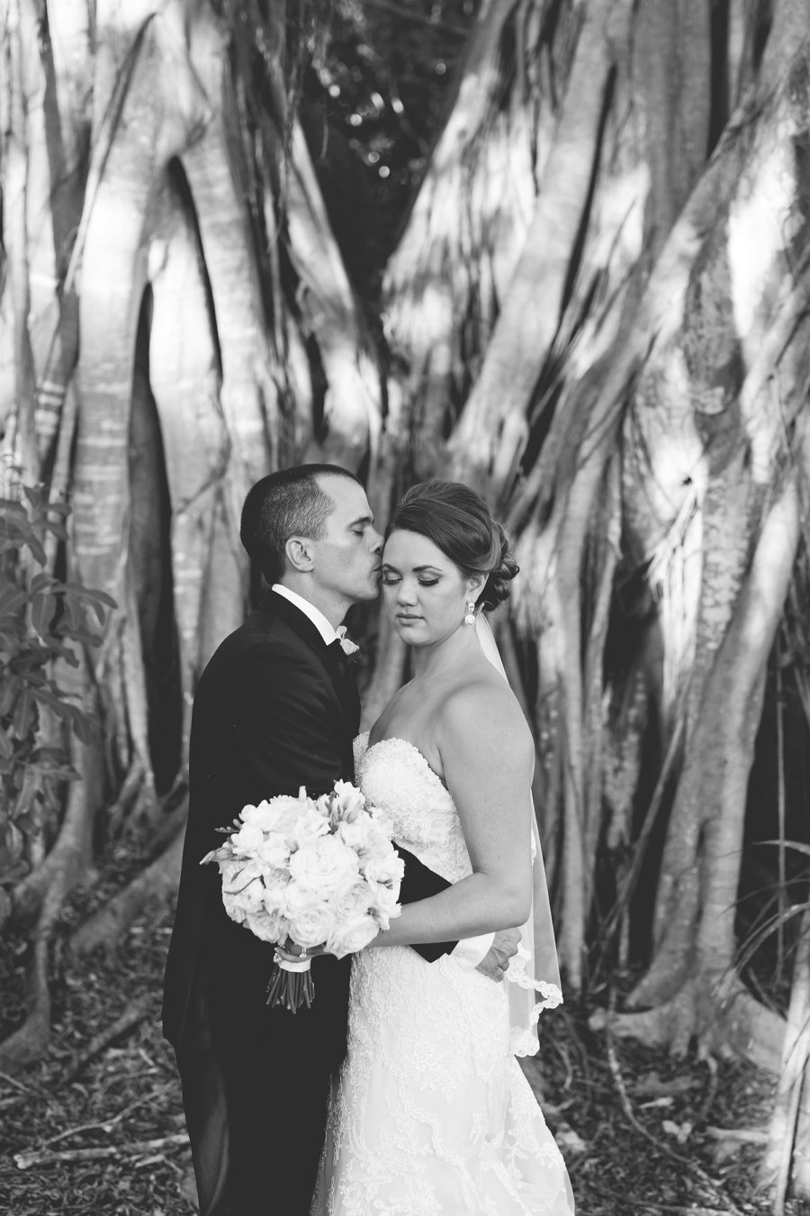 A Pink & White Classically Romantic Florida Wedding via TheELD.com