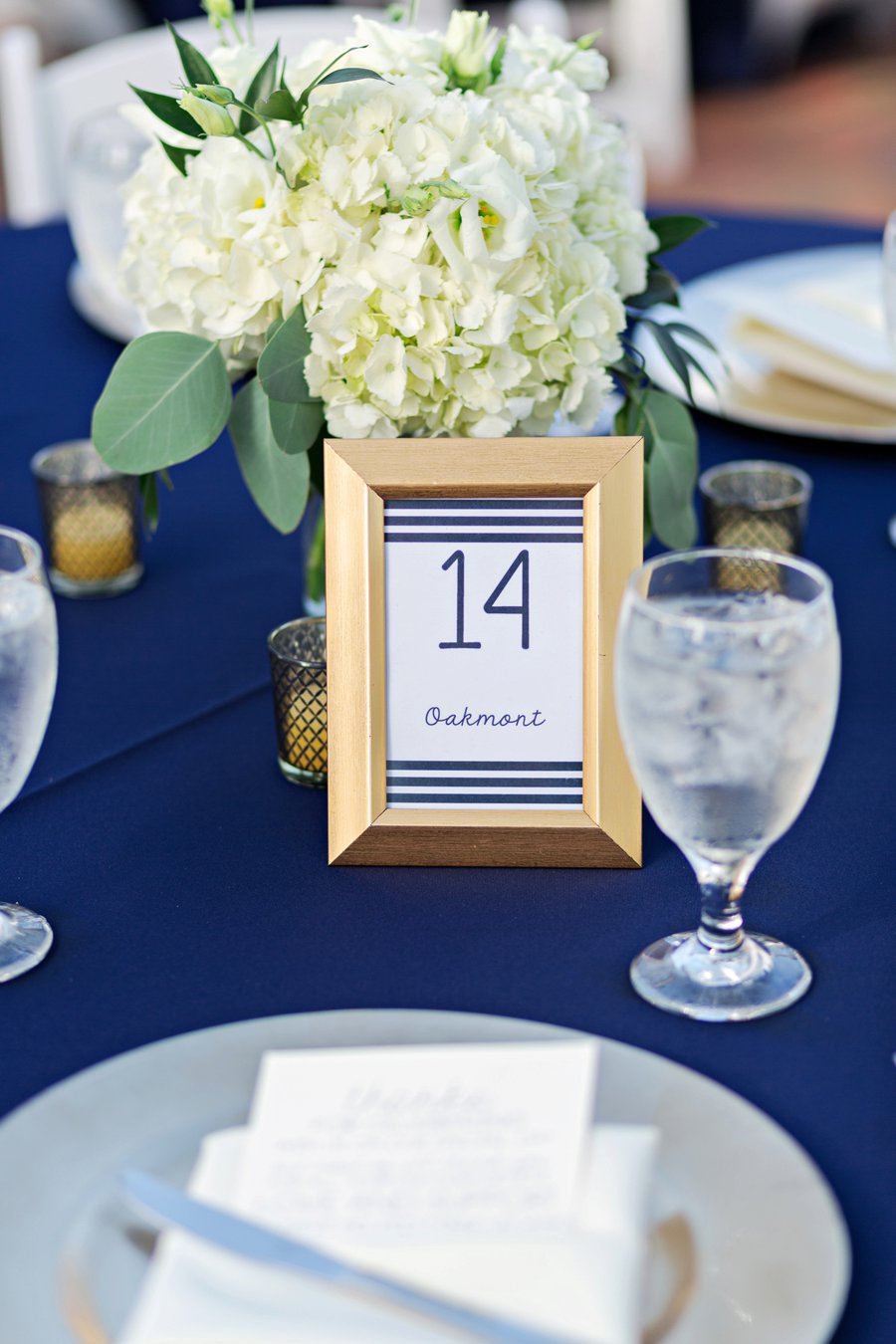 A Classic Navy & White Outdoor Florida Wedding via TheELD.com