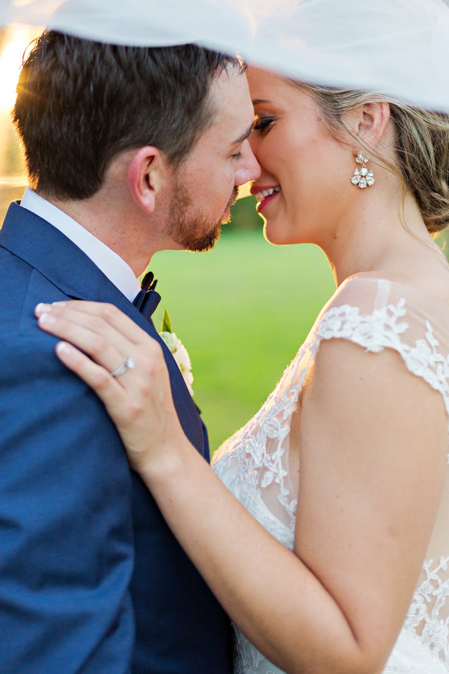 A Classic Navy & White Outdoor Florida Wedding via TheELD.com