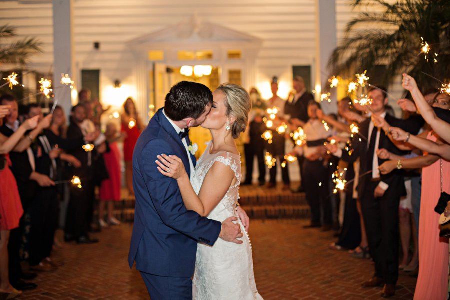 A Classic Navy & White Outdoor Florida Wedding via TheELD.com