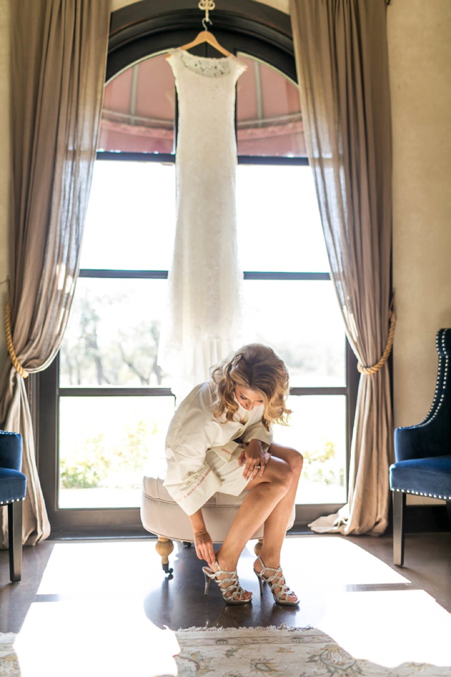 An Elegant Blush & Champagne Texas Destination Wedding via TheELD.com