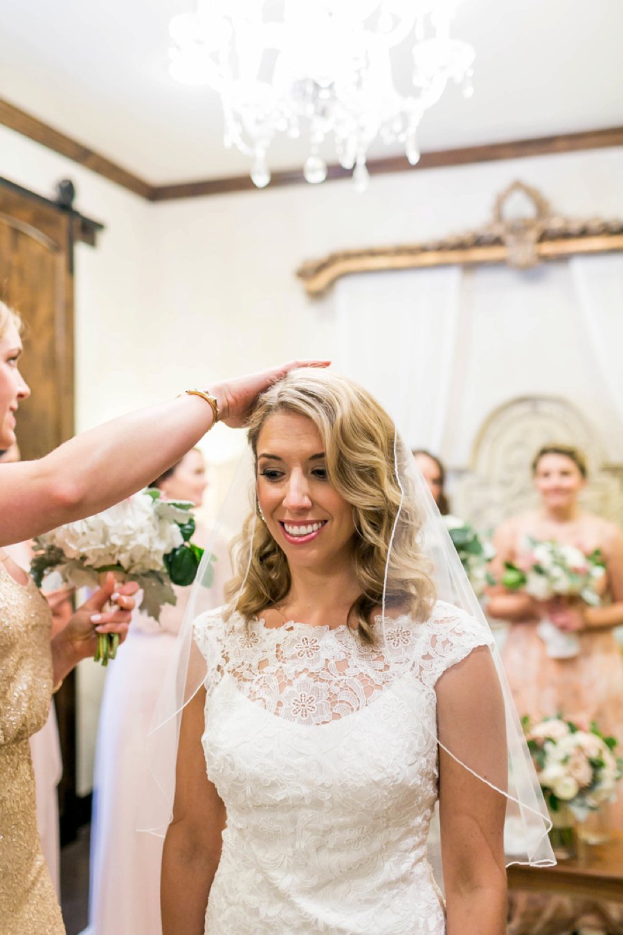 An Elegant Blush & Champagne Texas Destination Wedding via TheELD.com