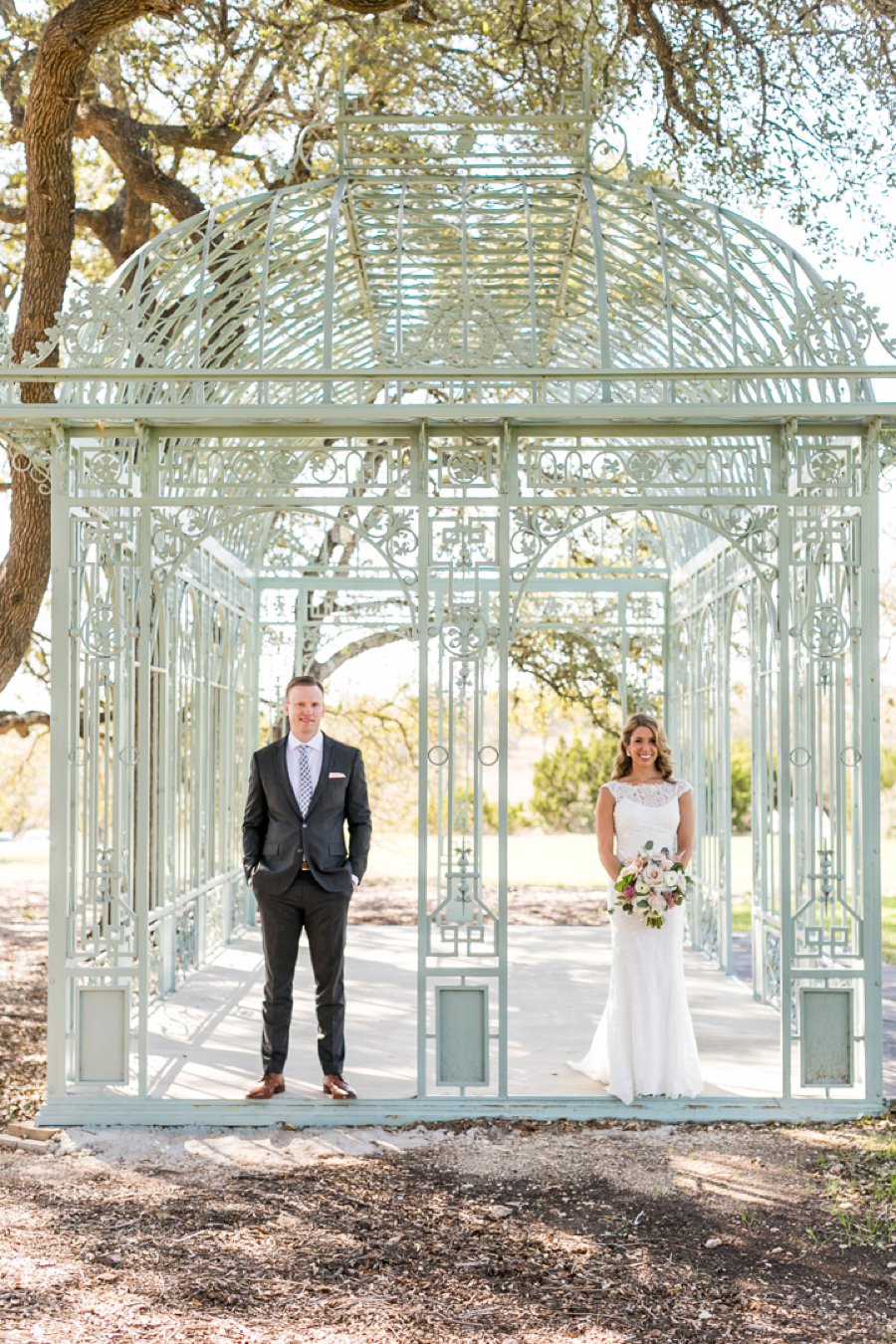 An Elegant Blush & Champagne Texas Destination Wedding via TheELD.com