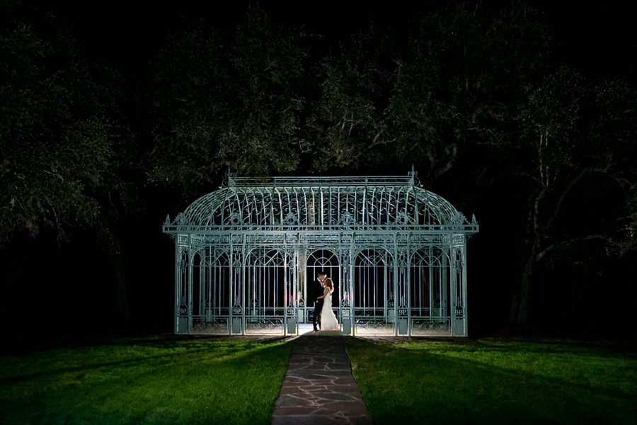 An Elegant Blush & Champagne Texas Destination Wedding via TheELD.com