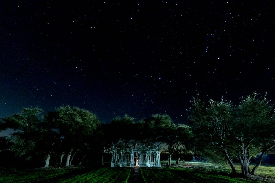 An Elegant Blush & Champagne Texas Destination Wedding via TheELD.com