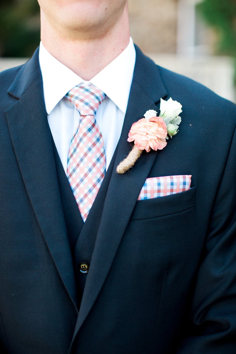 A Rustic Blue & Pink New York Wedding via TheELD.com