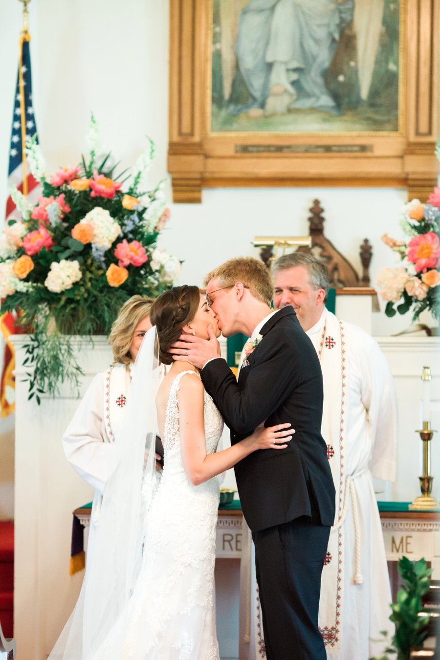 A Rustic Blue & Pink New York Wedding via TheELD.com