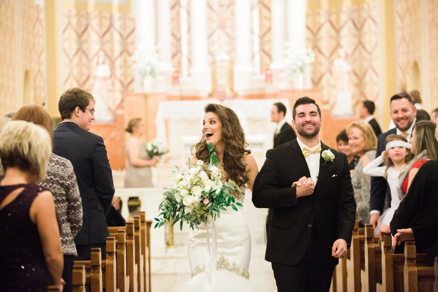 An Elegant Blue & Peach St. Louis Wedding via TheELD.com