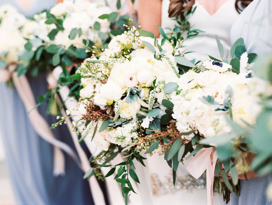 An Elegant Blue & Peach St. Louis Wedding via TheELD.com