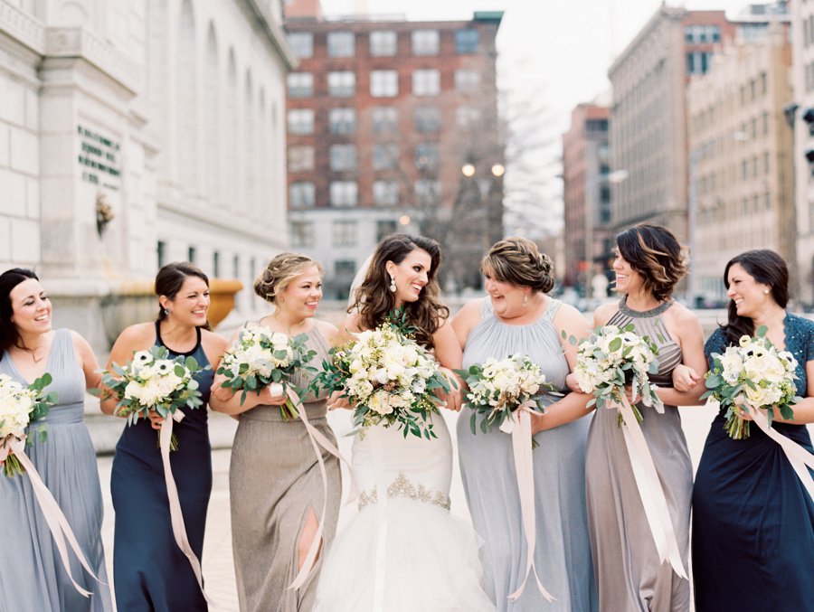 An Elegant Blue & Peach St. Louis Wedding via TheELD.com