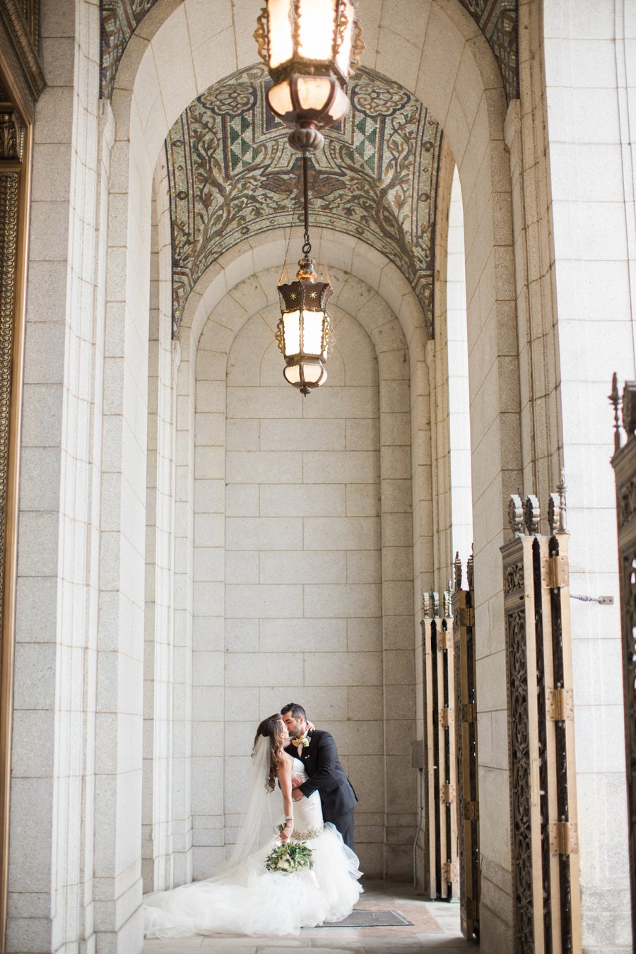 An Elegant Blue & Peach St. Louis Wedding via TheELD.com