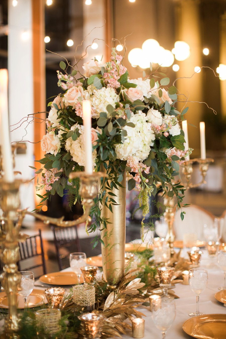 An Elegant Blue & Peach St. Louis Wedding via TheELD.com