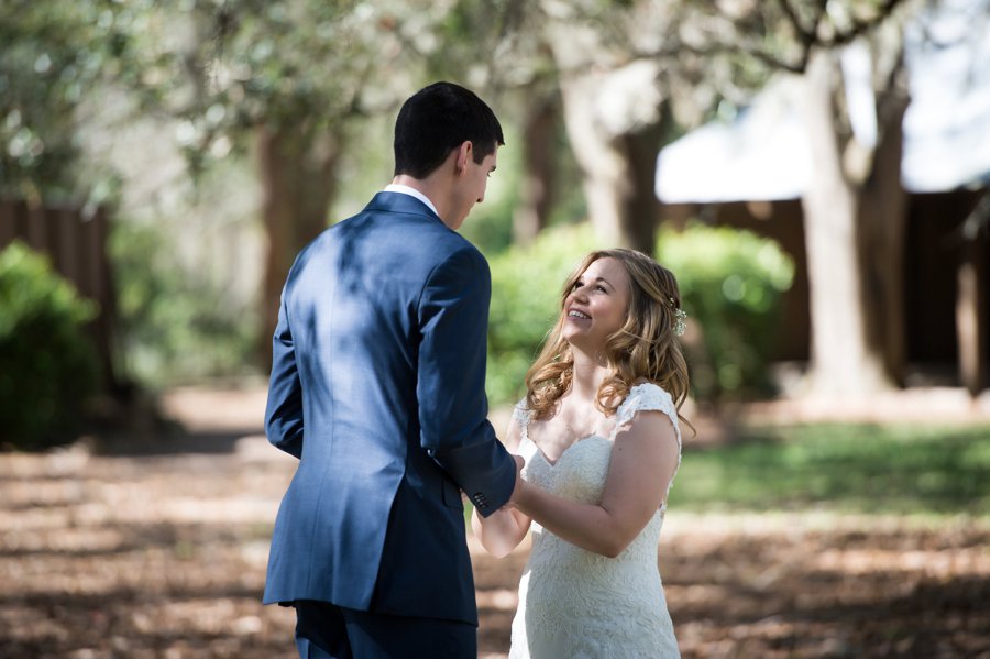 A Classic Navy & White Southern Wedding via TheELD.com