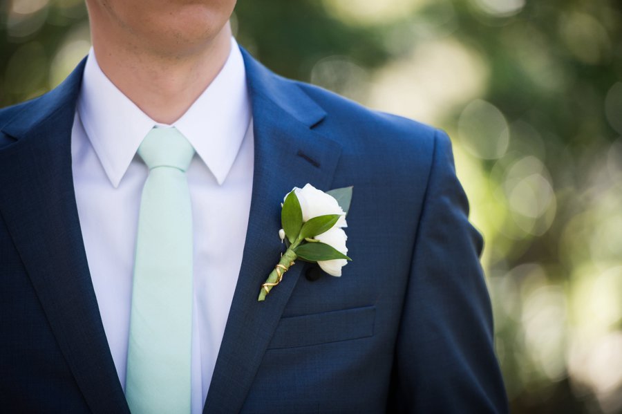 A Classic Navy & White Southern Wedding via TheELD.com