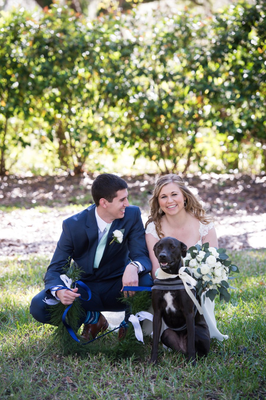 A Classic Navy & White Southern Wedding via TheELD.com