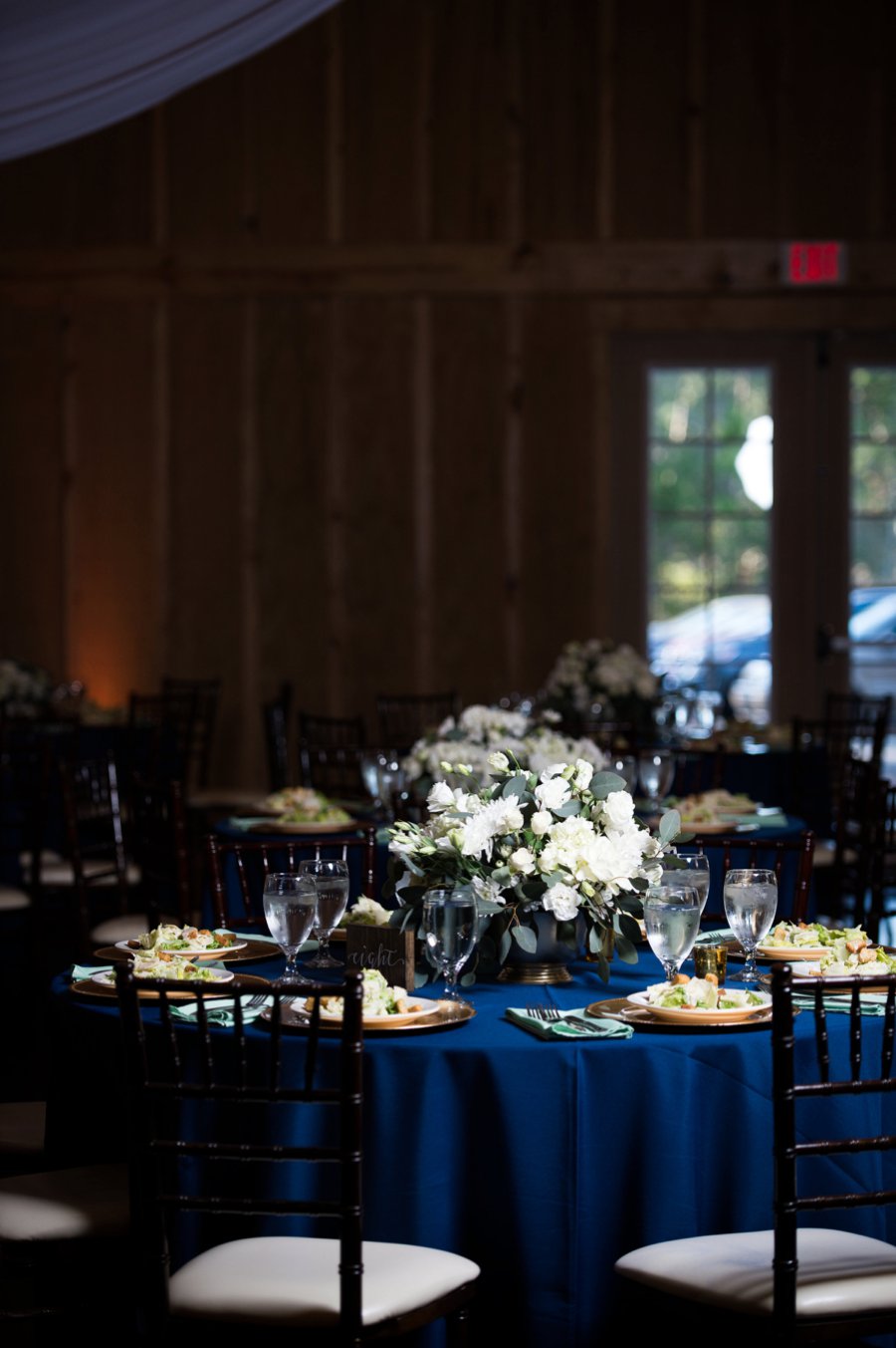 A Classic Navy & White Southern Wedding via TheELD.com